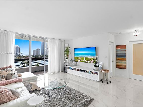 3rd image of 3600 Mystic Pointe Dr APT 1017