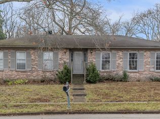 3425 Pepperhill Rd, Lexington, KY 40502