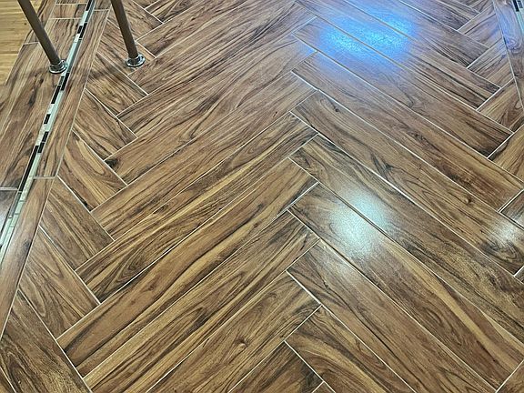 4th image of 2913 Grace Ave Floor 1