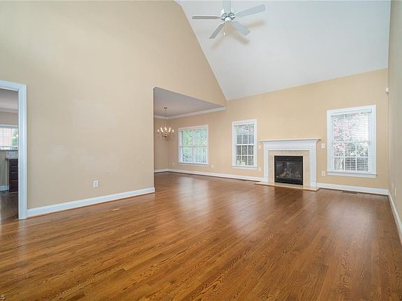 5th image of 2405 Retriever Ln