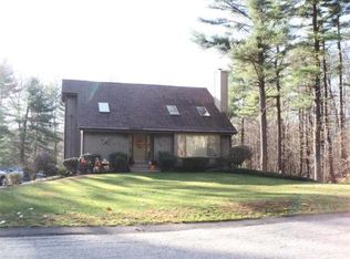 165 Brentwood Dr, Southbridge, MA 01550