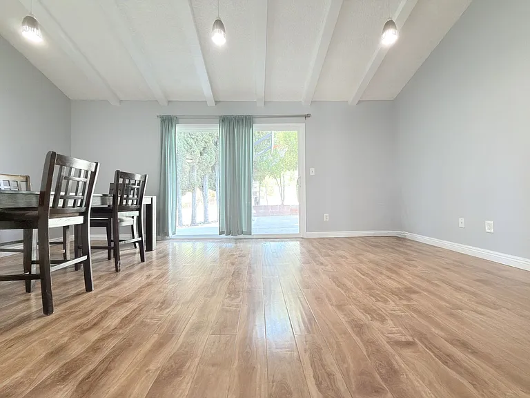 9845 Hayvenhurst Ave — Photo 8