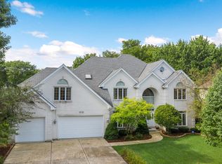 8S310 Dunham Dr, Naperville, IL 60540