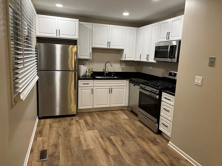 84 Opal Ave — Photo 2