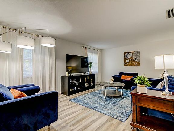 5th image of 1846 Elmhurst Dr