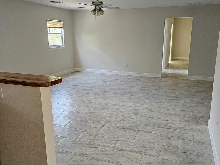 2013 SE Dock St — Photo 7