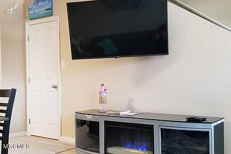 2nd image of 1281 Century Oaks Dr APT B
