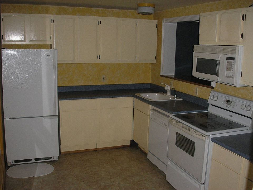 Upper unit kitchen