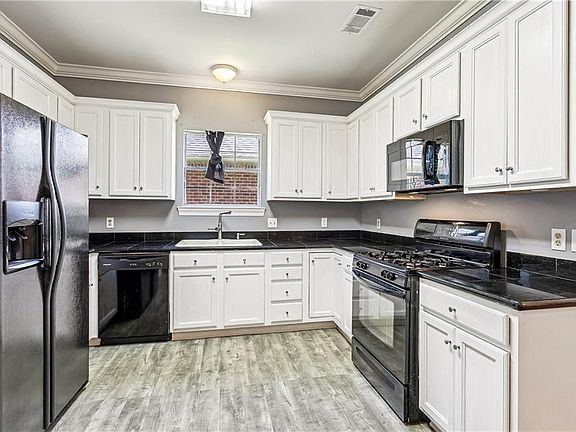 5th image of 43472 Freret Dr