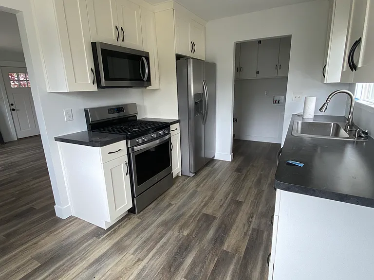 6825 S Jefferson St — Photo 4