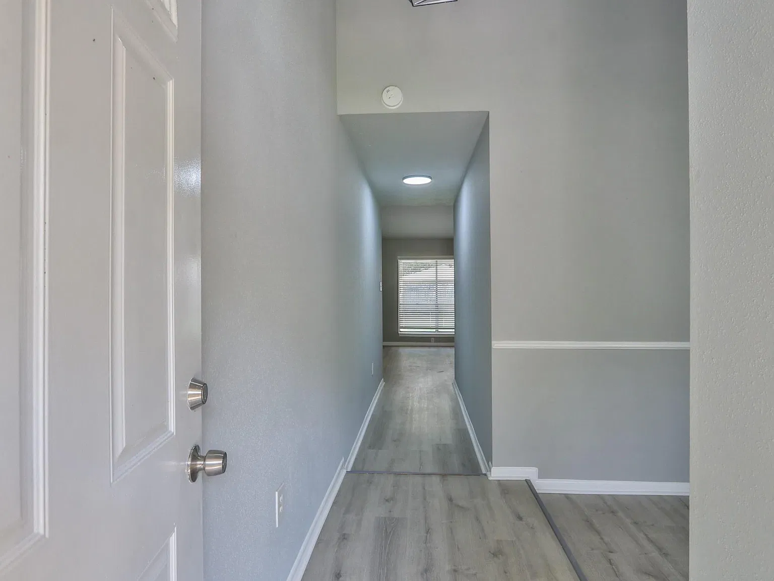4 bed, 2.0 bath, 1872 sqft, $2,400 — Photo 4