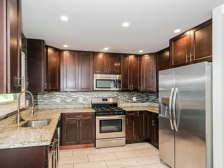 6805 Pepper St — Photo 10