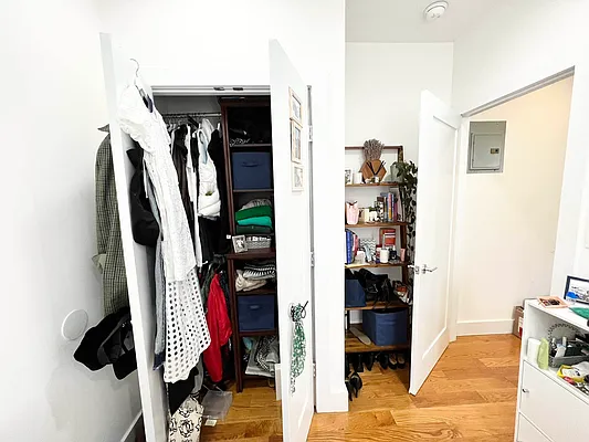 Rented by EastMount Realty LLC | media 5