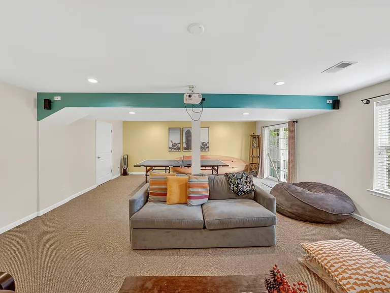 97 Autumn Ln — Photo 35