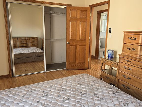 4th image of 2033 N Kimball Ave APT 2R