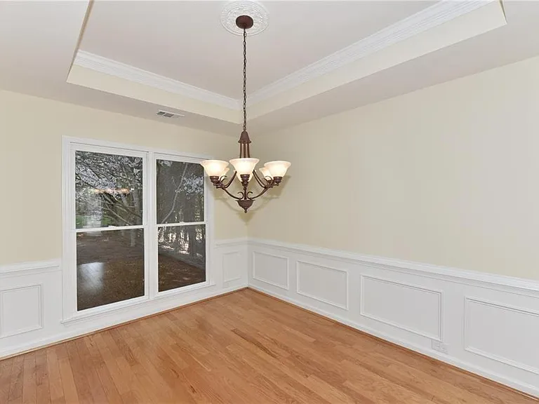 2515 Spring Grove Ct — Photo 7