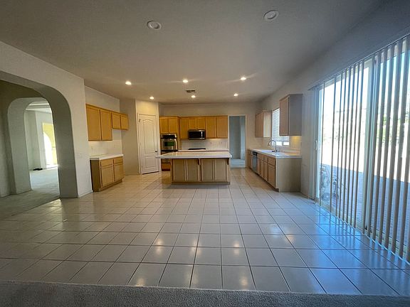 3rd image of 12325 Macintosh St