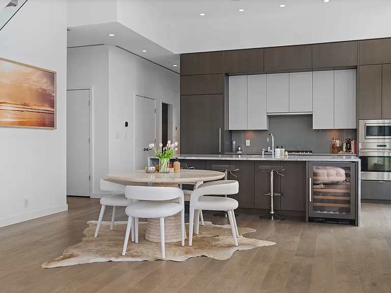 125 E 14th St #2403 — Photo 24