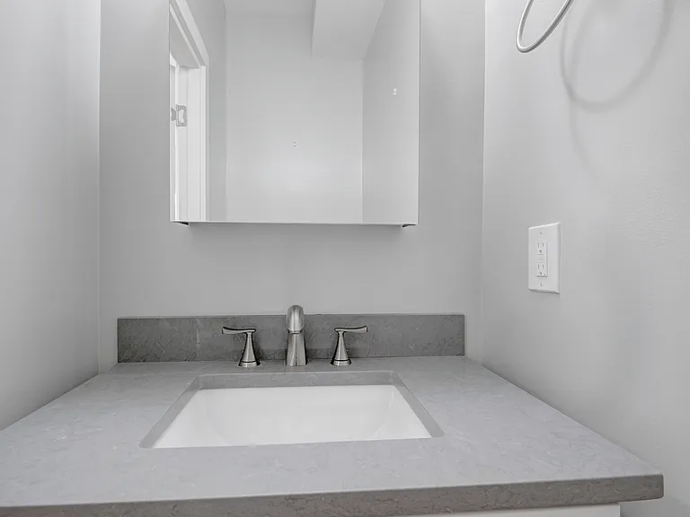 1105 7th St NE #2 — Photo 12