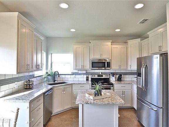 4th image of 2409 Homestead Pl
