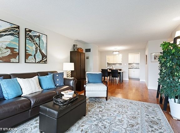 5th image of 1415 N Dearborn St #65D