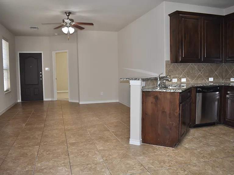 4916 Stray Creek Ln — Photo 14