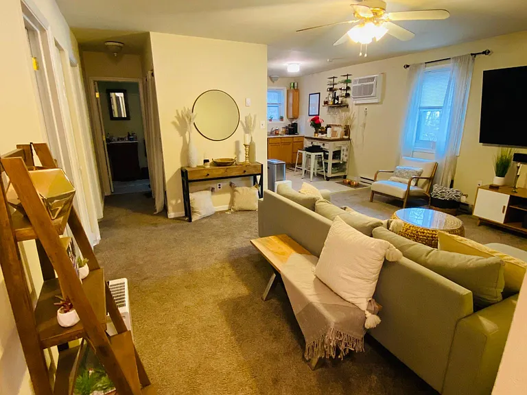 355 W Elm St #3 — Photo 2
