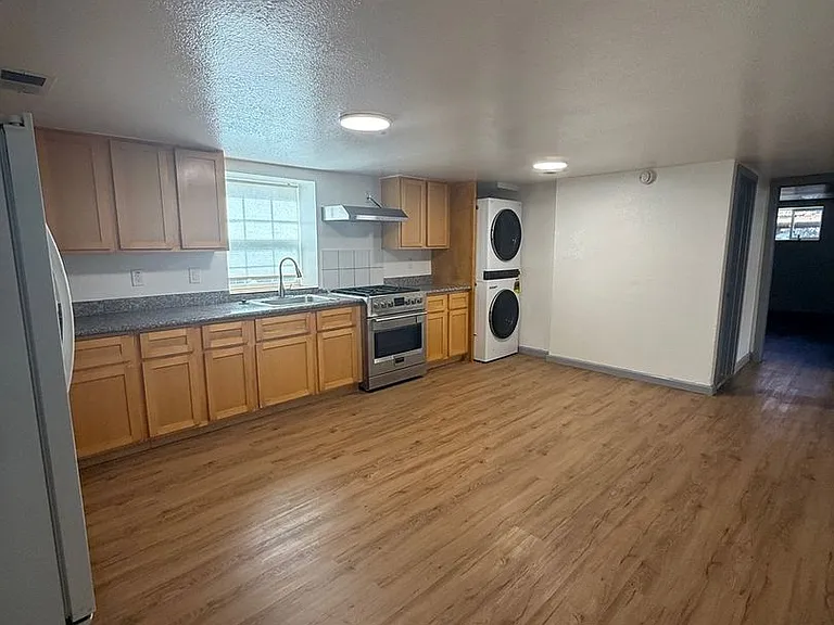 1435 Parker Street — Photo 8