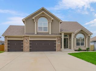 4412 SW Lyndsie Ct, Lees Summit, MO 64082