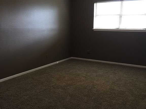 4th image of 106 Lakeway Dr