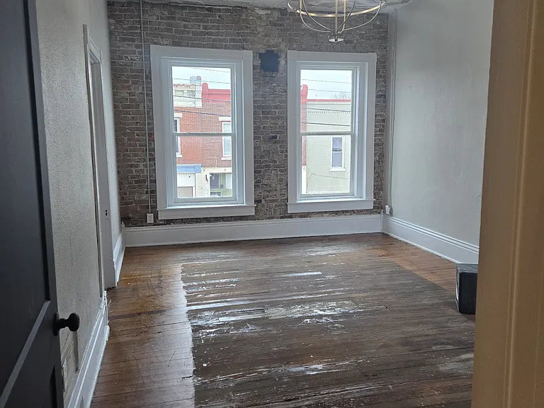15 S Main St #4 — Photo 3