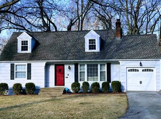 7326 Rosewood Dr, Prairie Village, KS 66208