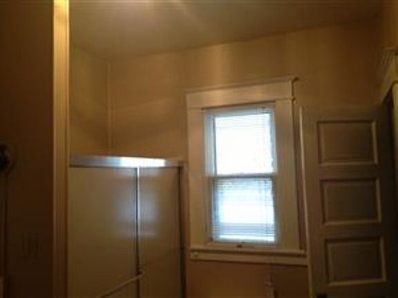 5th image of 220 Glendora Ave