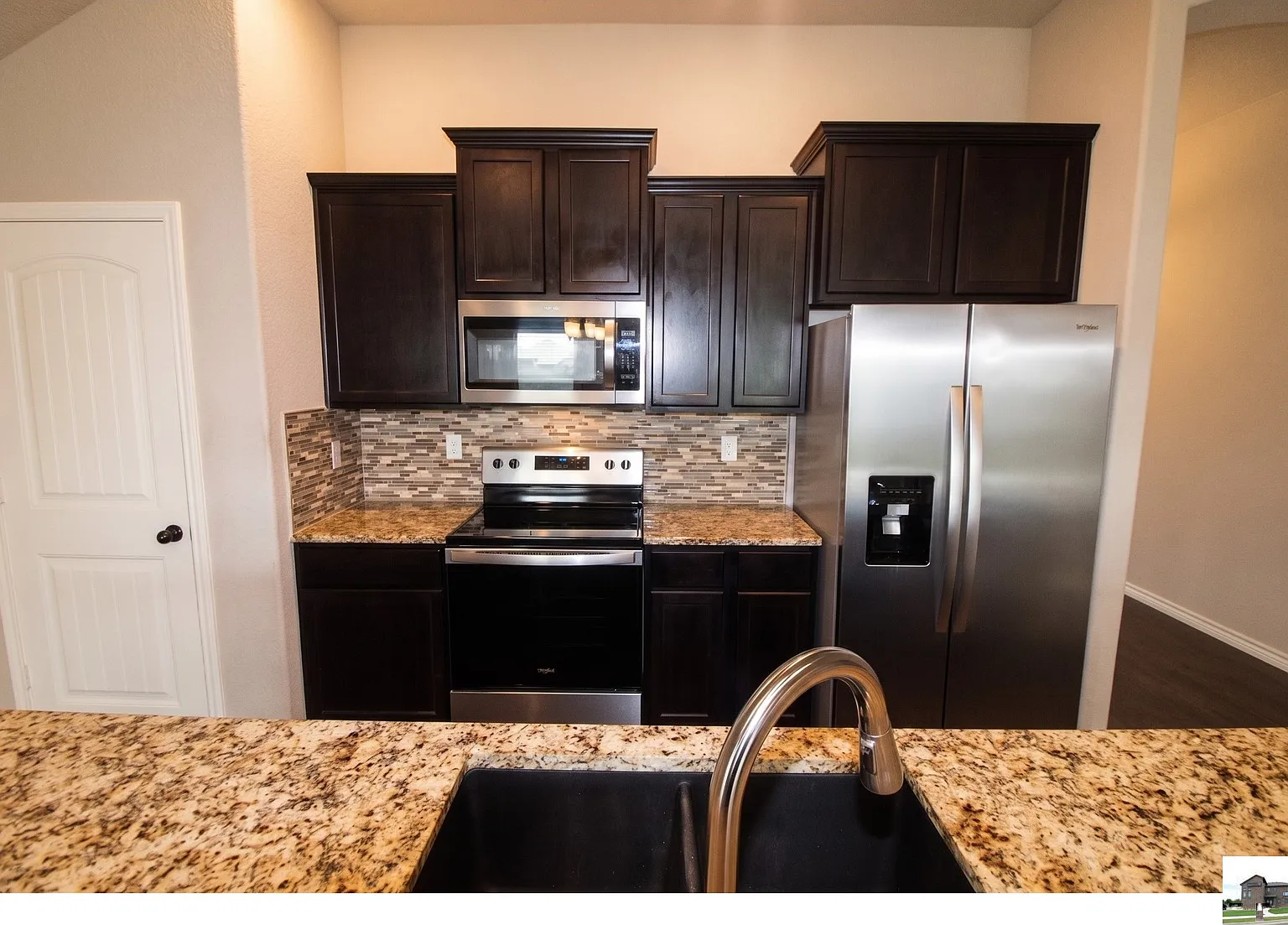 4 bed, 2.0 bath, 2168 sqft, $1,795 — Photo 4