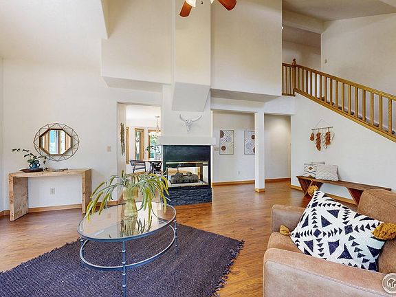4th image of 2201 Greenmont Ct