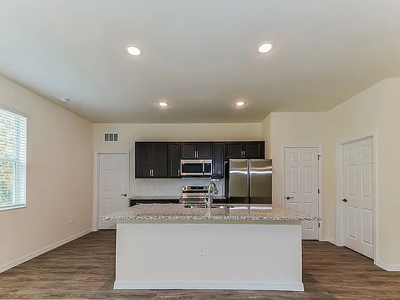 4th image of 5233 Jody Ave