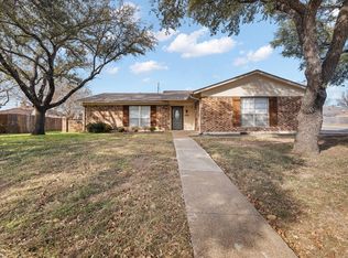 1000 Dorsey St, Burleson, TX 76028