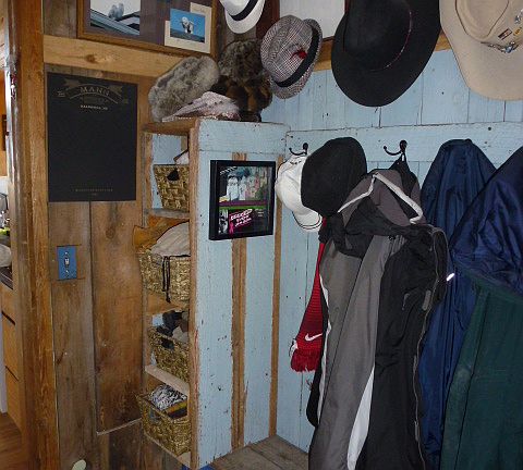 Barnwood Shelfs w/baskets