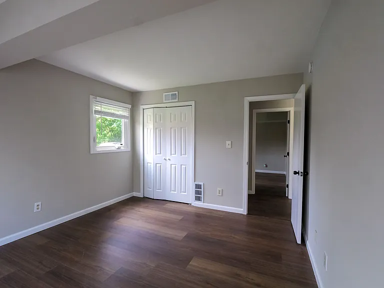 10 Rose Ave #1 — Photo 10