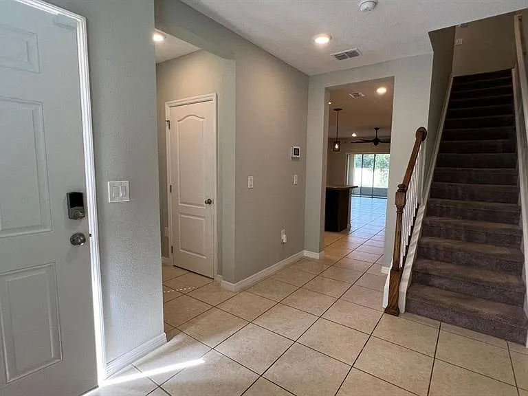 4805 Coral Castle Dr — Photo 2