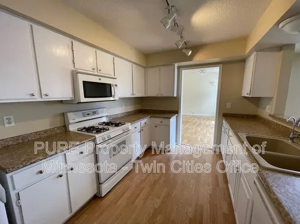 15825 Granada Ave, Apple Valley, MN 55124