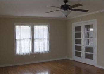 4th image of 419 W Nacogdoches St