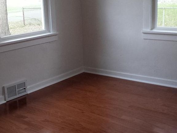 2nd image of 2102 Fairview Ave