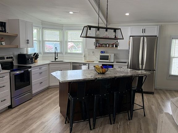 3rd image of 2319 Putt Ln #496