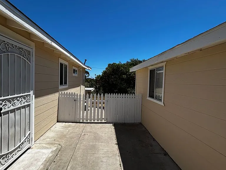 2764 Wilma St — Photo 27
