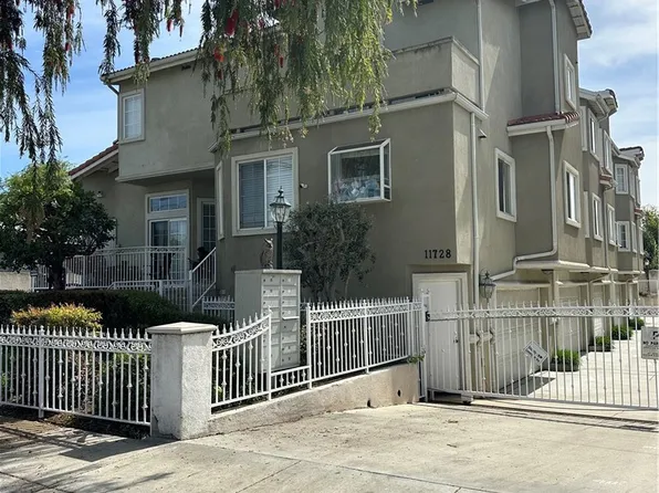 11728 205th St Unit 2, Lakewood, CA 90715