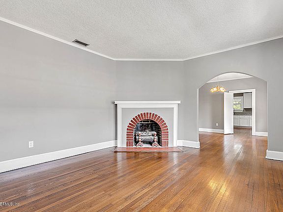 4th image of 1022 Ingleside Ave