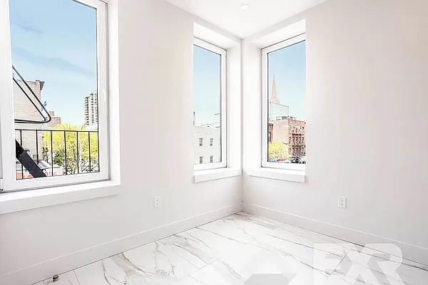 Rented by EXR | media 46