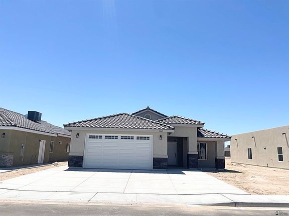 2nd image of 3863 E Santa Anna Pl