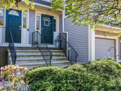 (Undisclosed Address), Trumbull, CT, 06611